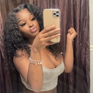 Meet your Posher, Madison